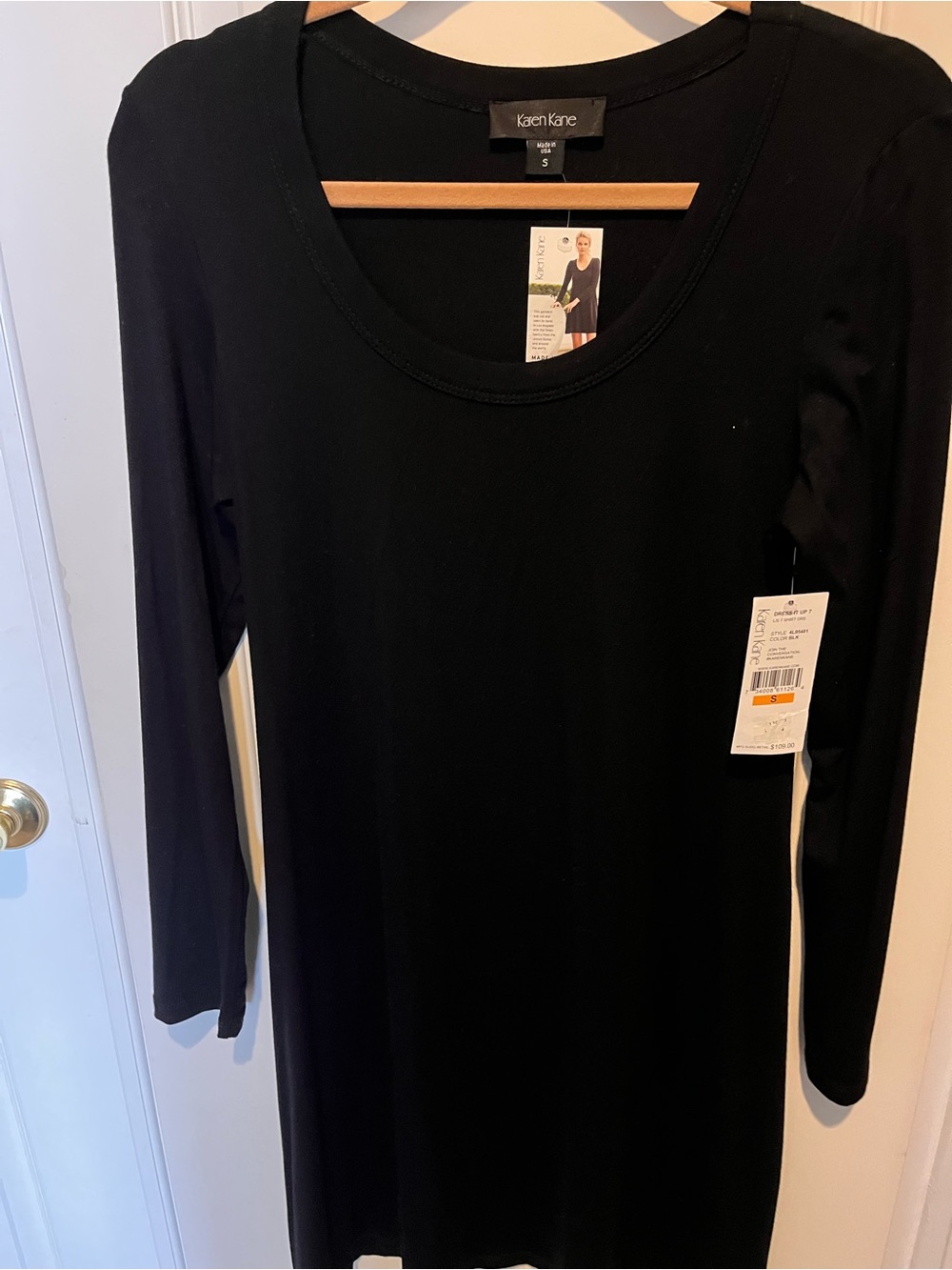 Karen Kane Classic Black Scoop Neck Long-Sleeve Tee